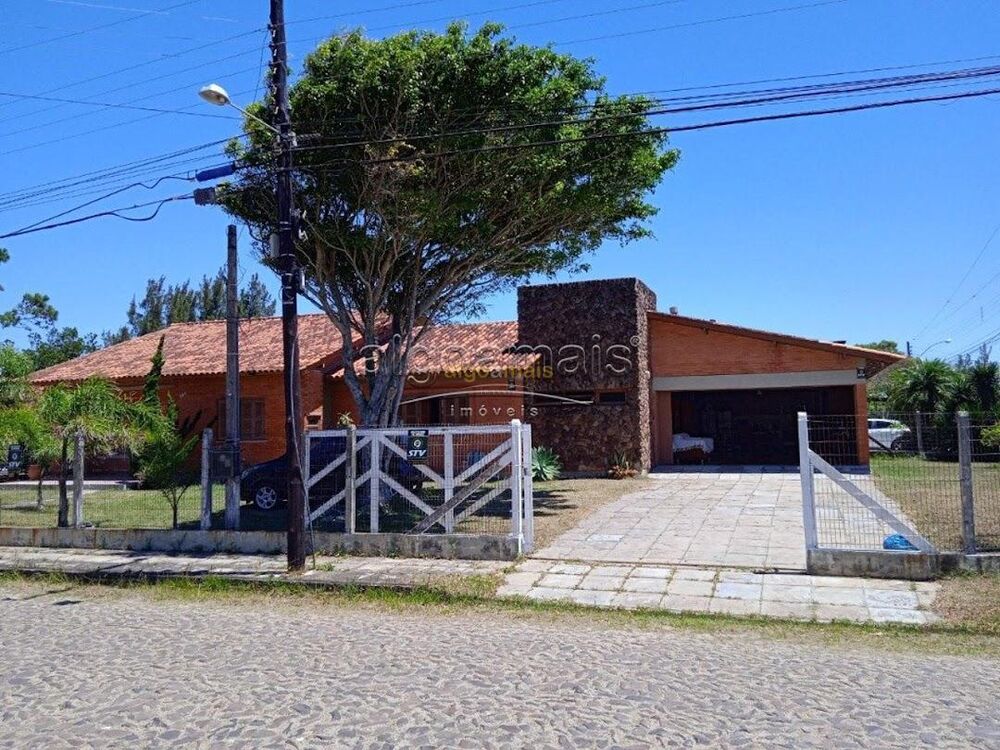 Casa, 3 quartos, 221 m² - Foto 2