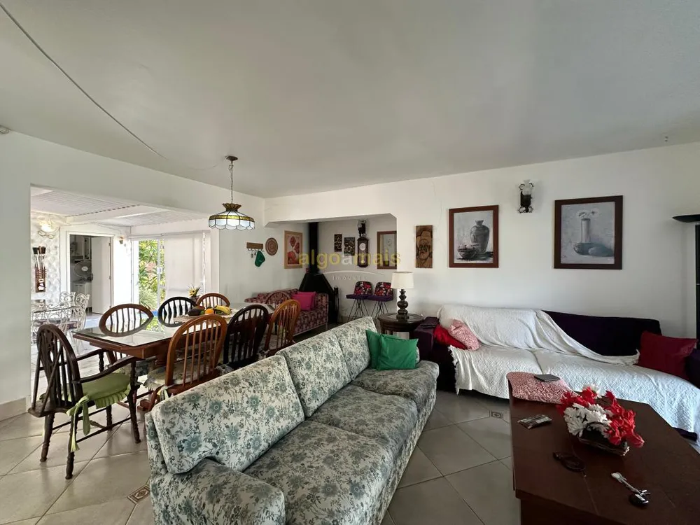 Casa, 5 quartos, 158 m² - Foto 1