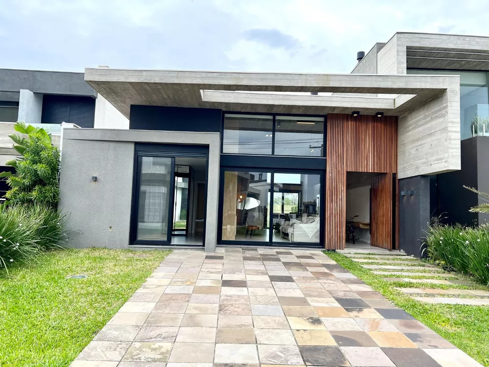 Casa de Condomínio à venda com 3 quartos, 150m² - Foto 2