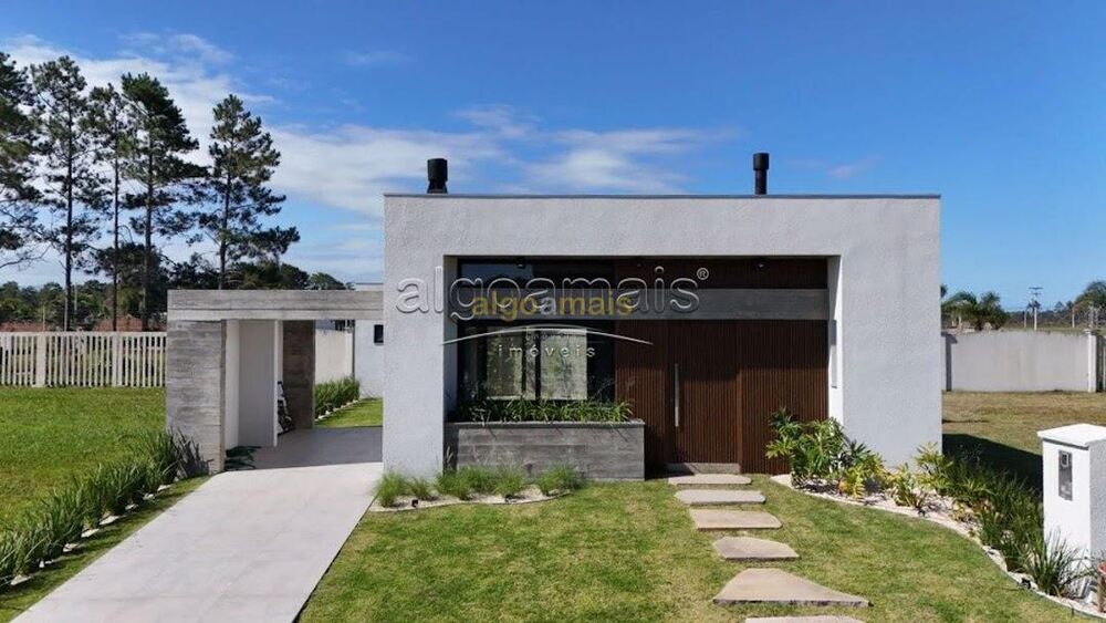 Casa de Condomínio à venda com 4 quartos, 168m² - Foto 1