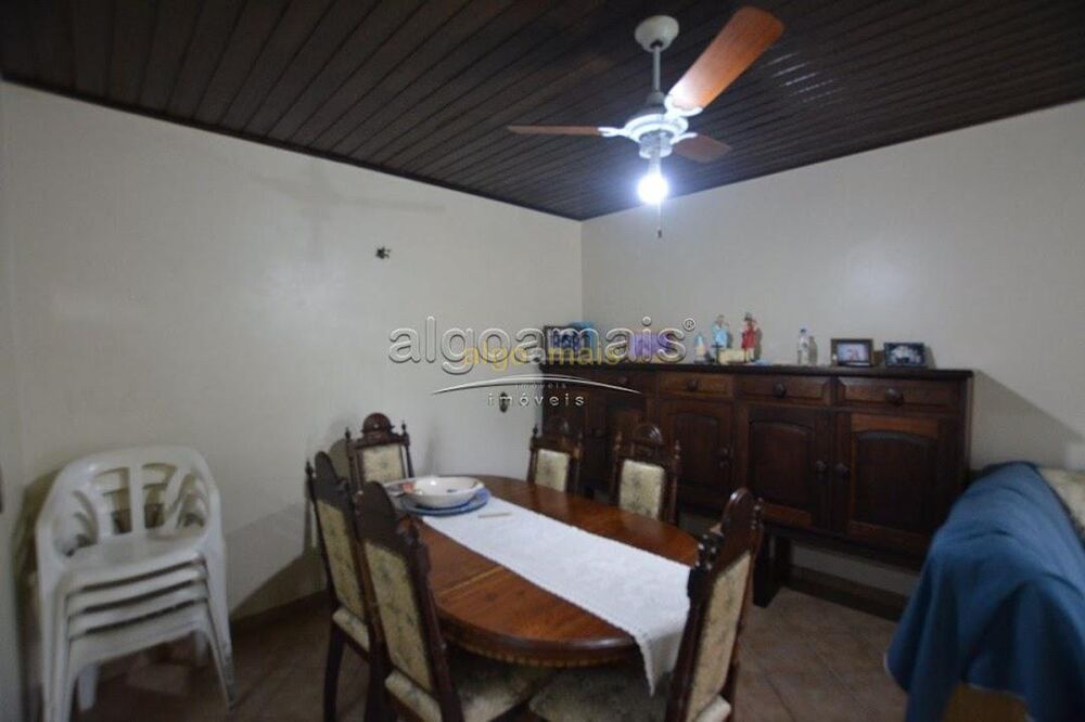 Casa, 3 quartos, 204 m² - Foto 1