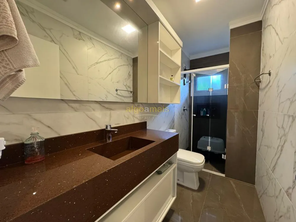 Casa, 4 quartos, 266 m² - Foto 1