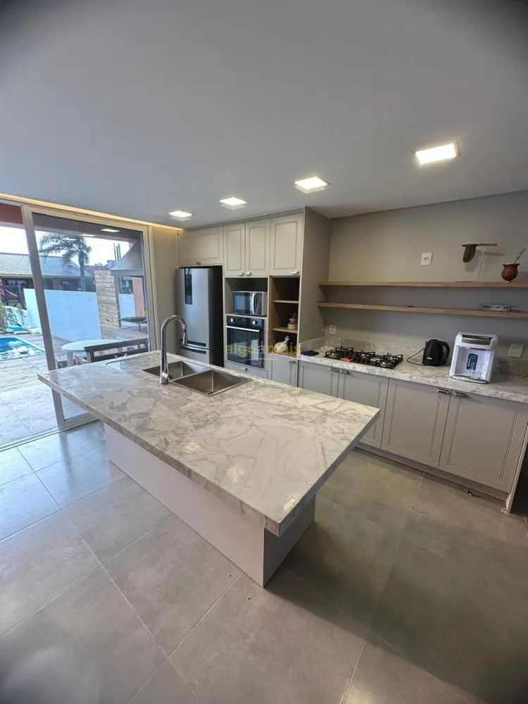 Casa, 4 quartos, 266 m² - Foto 3