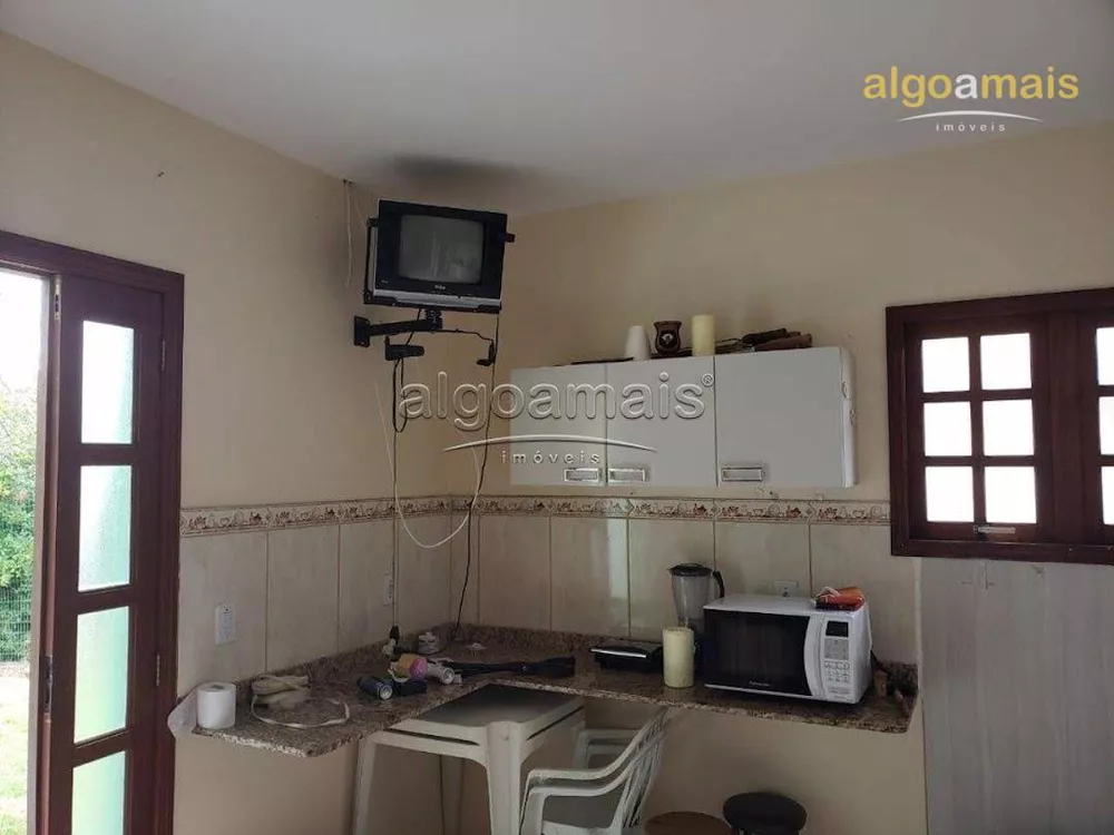 Casa à venda com 2 quartos, 160m² - Foto 2