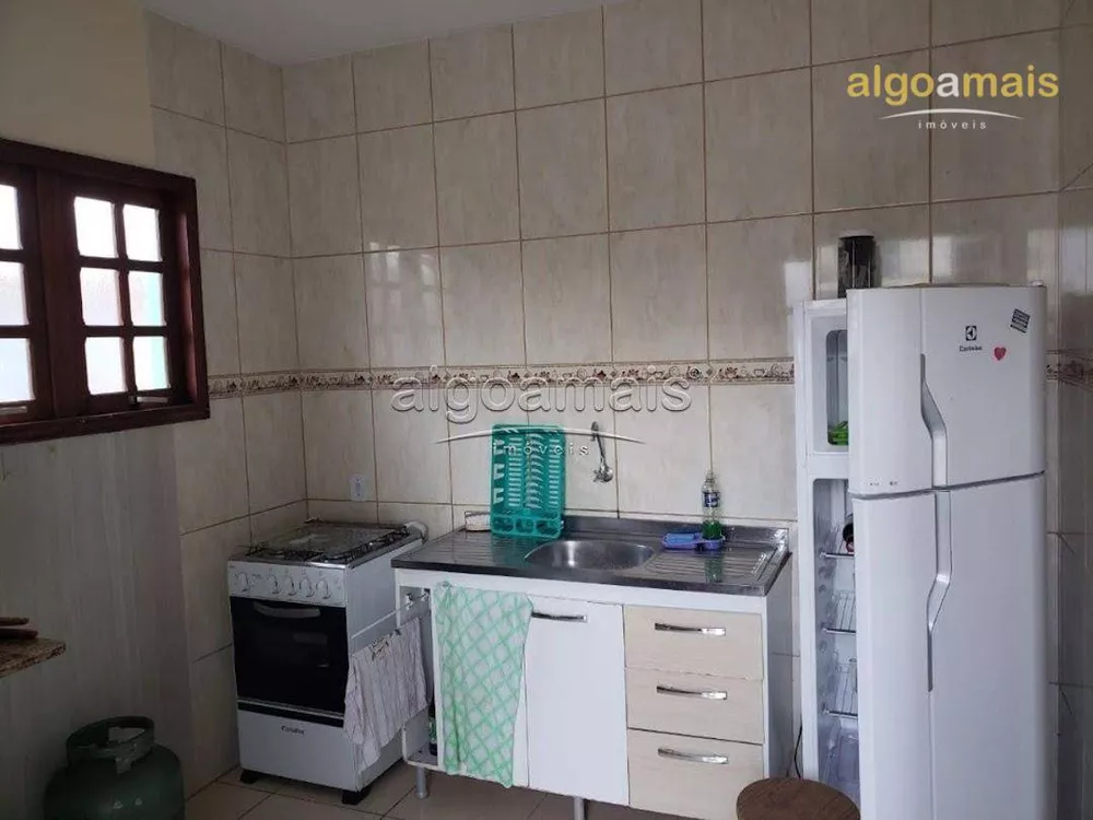 Casa à venda com 2 quartos, 160m² - Foto 1