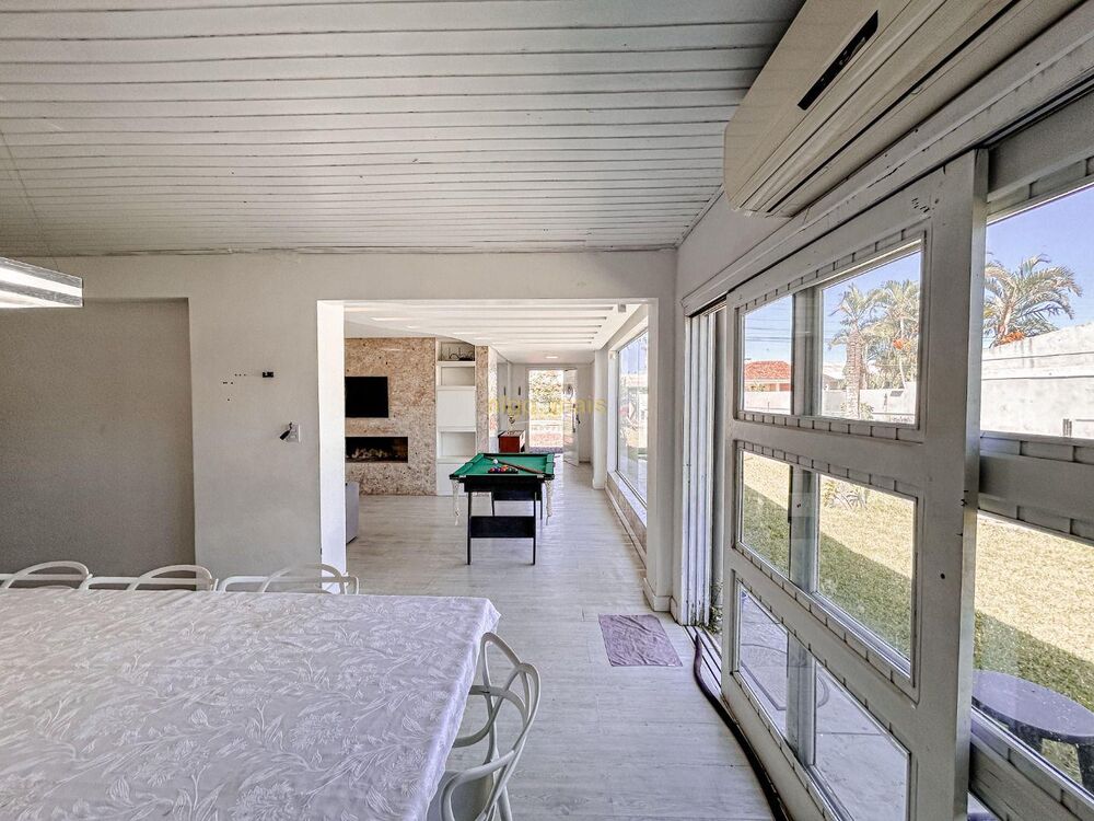 Casa, 4 quartos, 210 m² - Foto 1