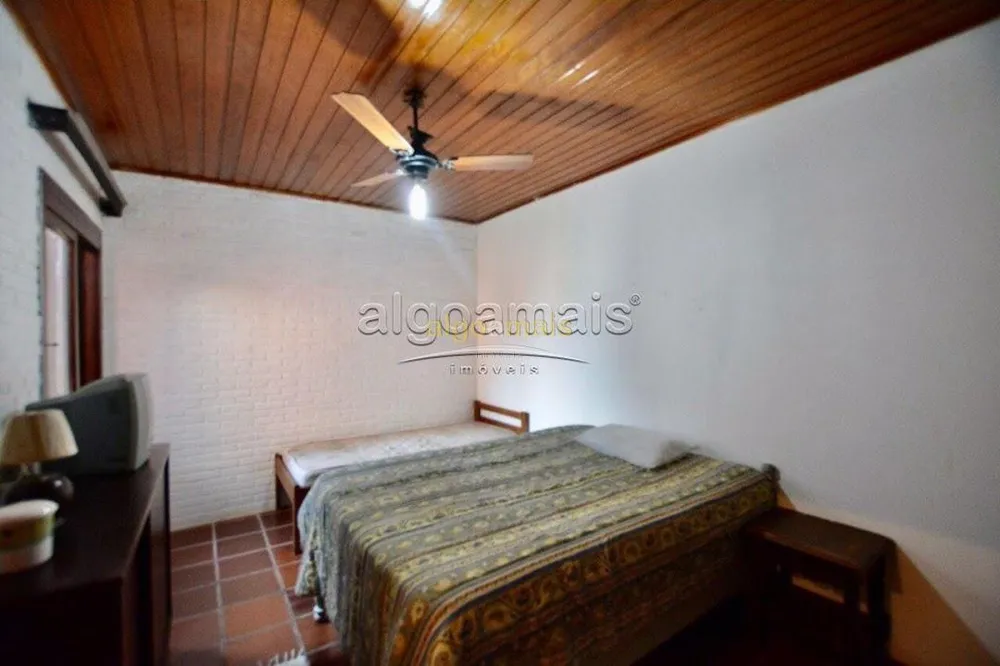 Casa, 3 quartos, 210 m² - Foto 1