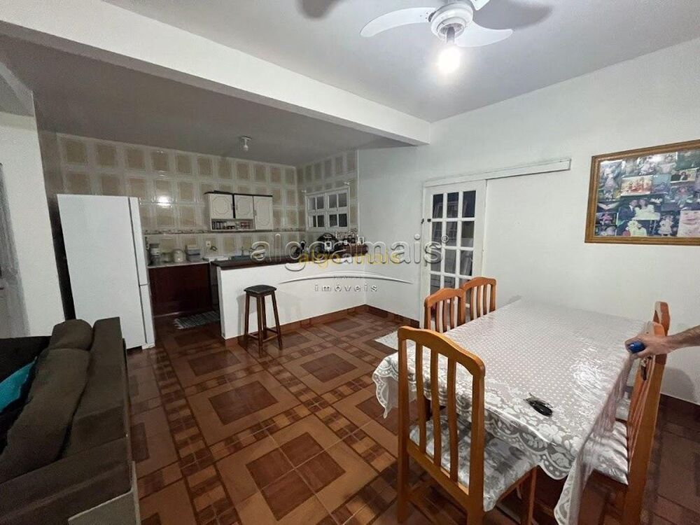 Casa, 3 quartos, 240 m² - Foto 1