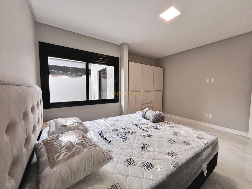 Casa, 4 quartos, 295 m² - Foto 2