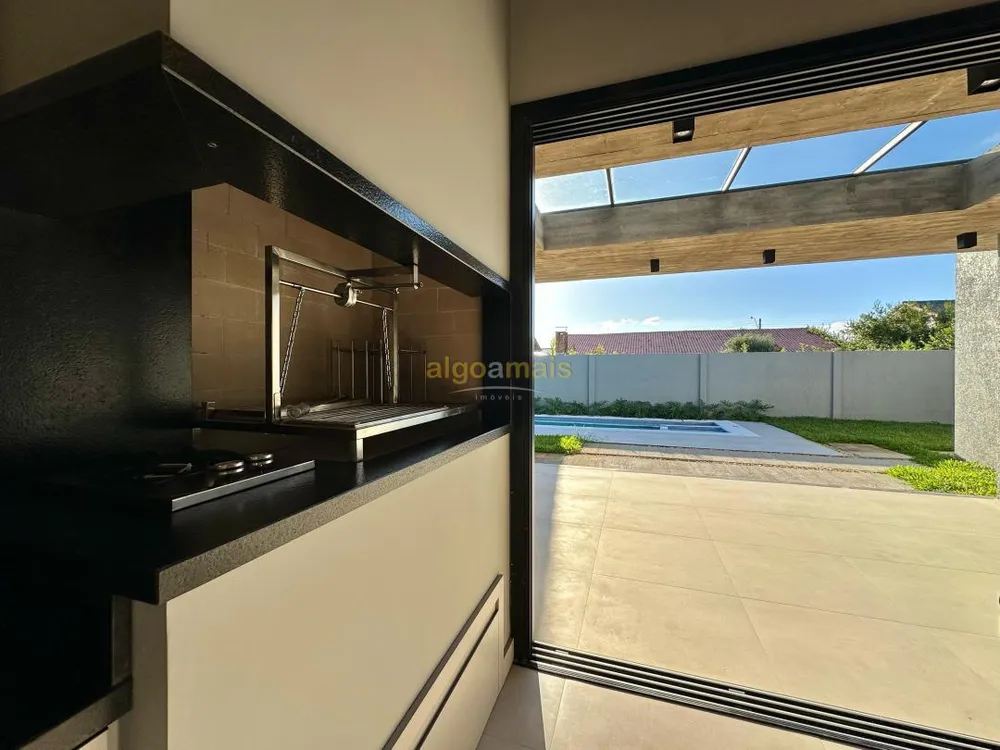 Casa, 5 quartos, 234 m² - Foto 1