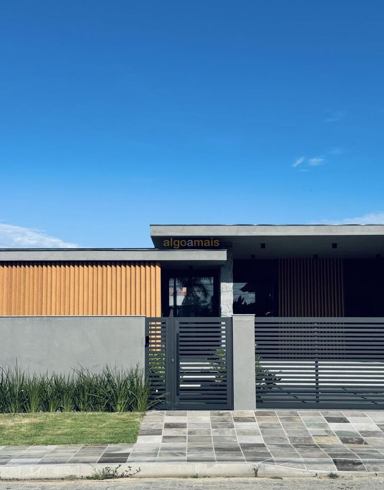 Casa à venda com 4 quartos, 369m² - Foto 2
