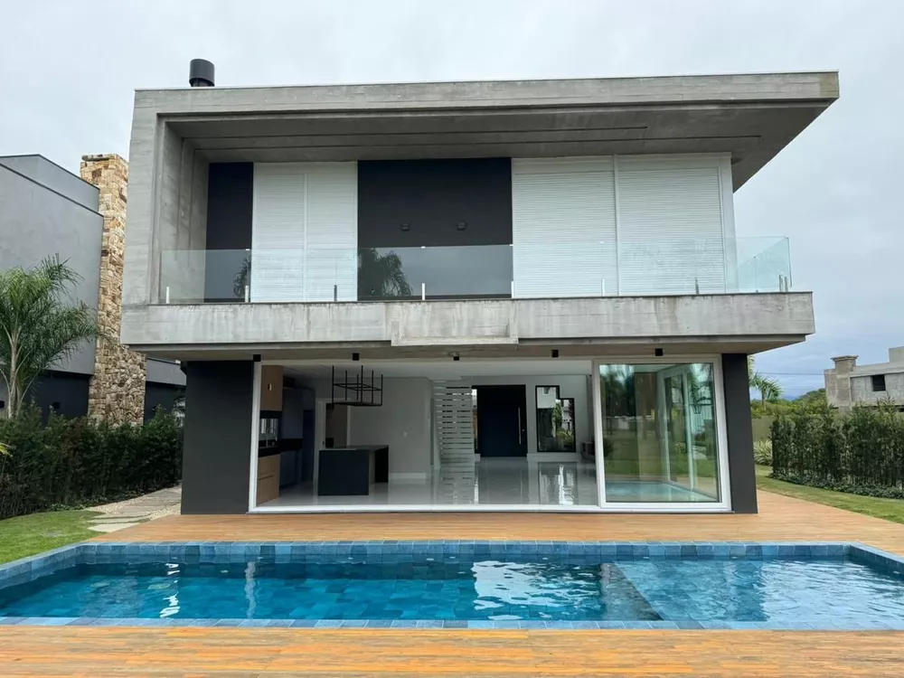 Casa de Condomínio à venda com 5 quartos, 338m² - Foto 2