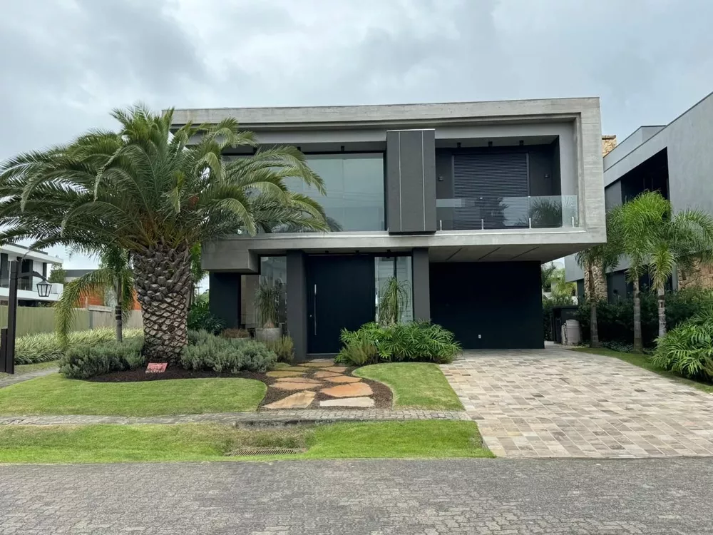 Casa de Condomínio à venda com 5 quartos, 338m² - Foto 1