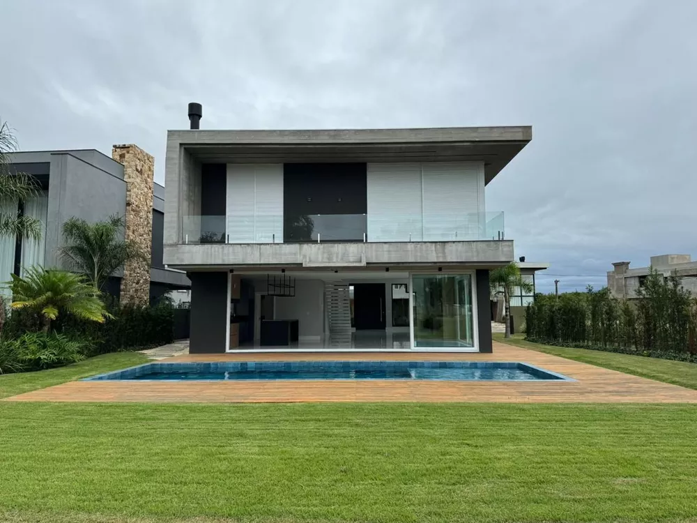 Casa de Condomínio à venda com 5 quartos, 338m² - Foto 3