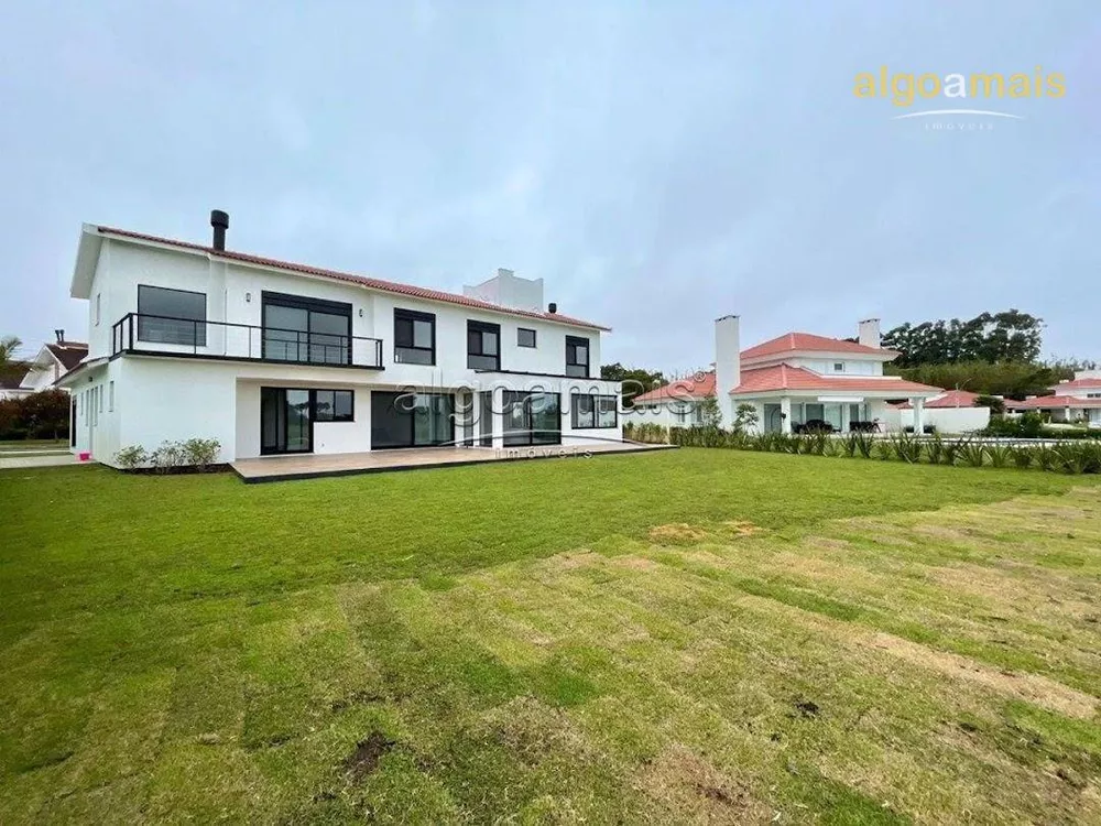 Casa de Condomínio à venda com 4 quartos, 386m² - Foto 3