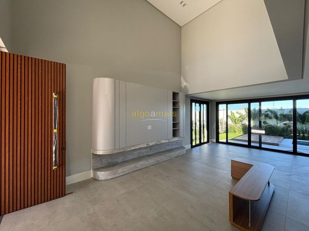 Casa de Condomínio à venda com 4 quartos, 220m² - Foto 4