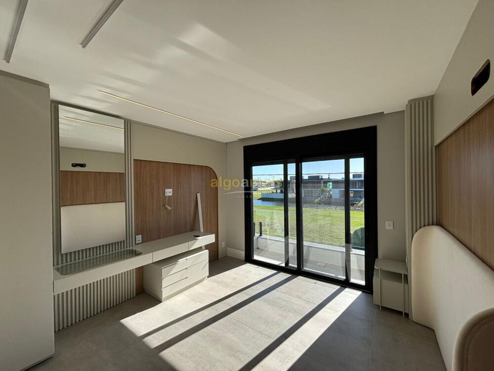 Casa de Condomínio à venda com 4 quartos, 220m² - Foto 17
