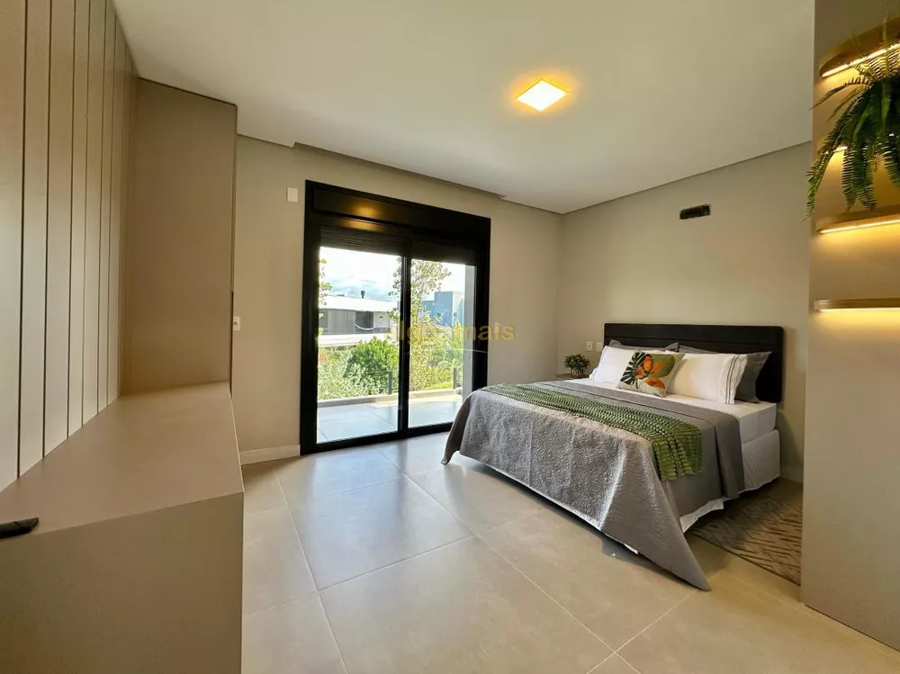 Casa, 4 quartos, 212 m² - Foto 2