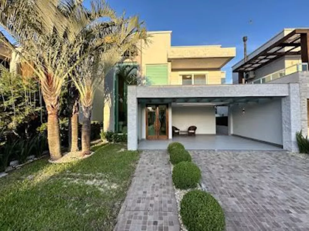 Casa de Condomínio à venda com 4 quartos, 250m² - Foto 1