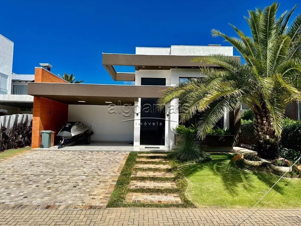 Casa de Condomínio à venda com 4 quartos, 225m² - Foto 1