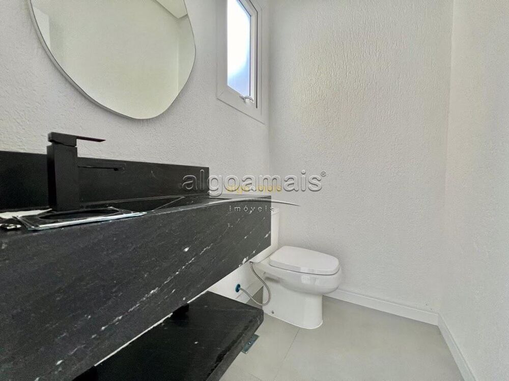 Casa de Condomínio à venda com 4 quartos, 197m² - Foto 2