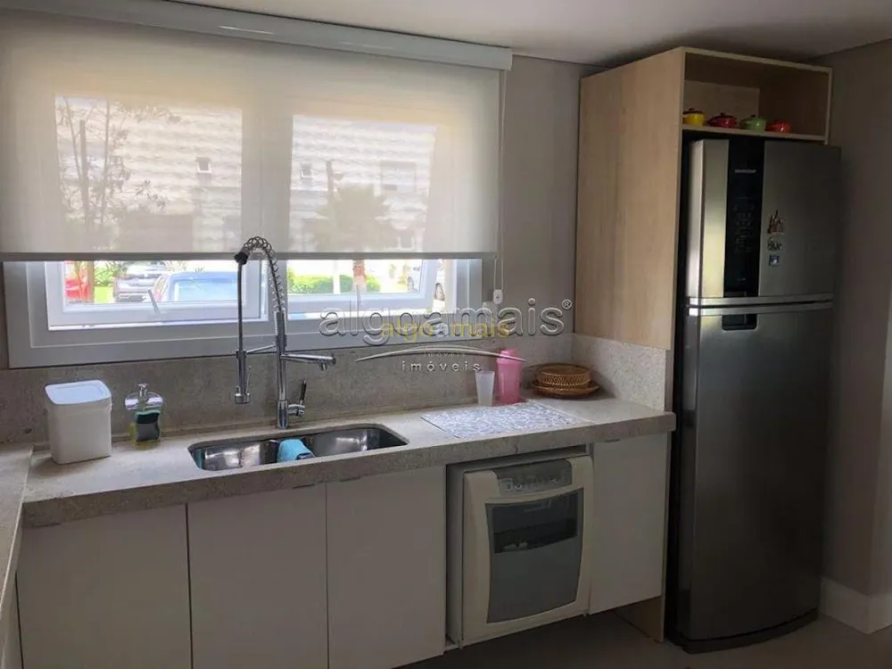 Casa, 4 quartos, 220 m² - Foto 1