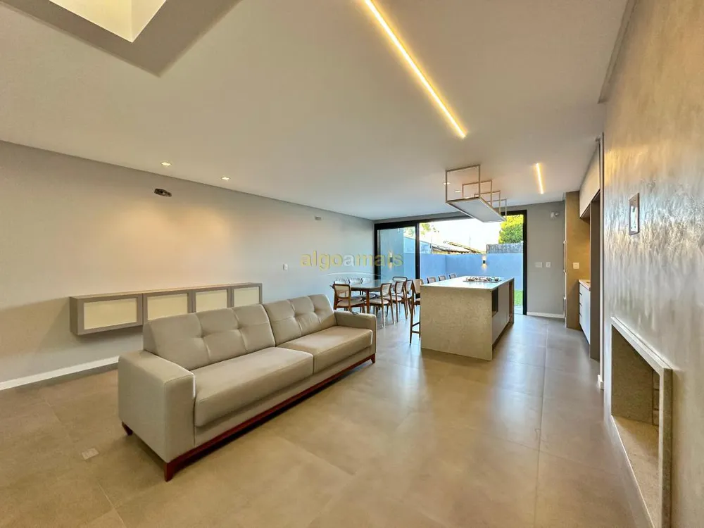 Casa, 4 quartos, 220 m² - Foto 2