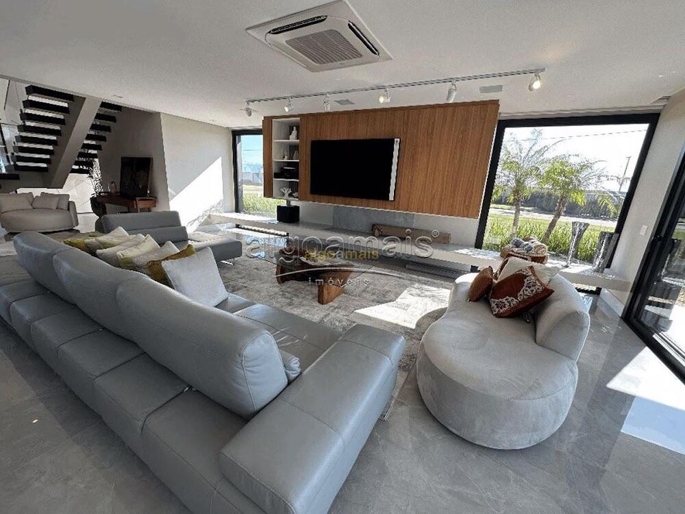 Casa de Condomínio à venda com 5 quartos, 450m² - Foto 1