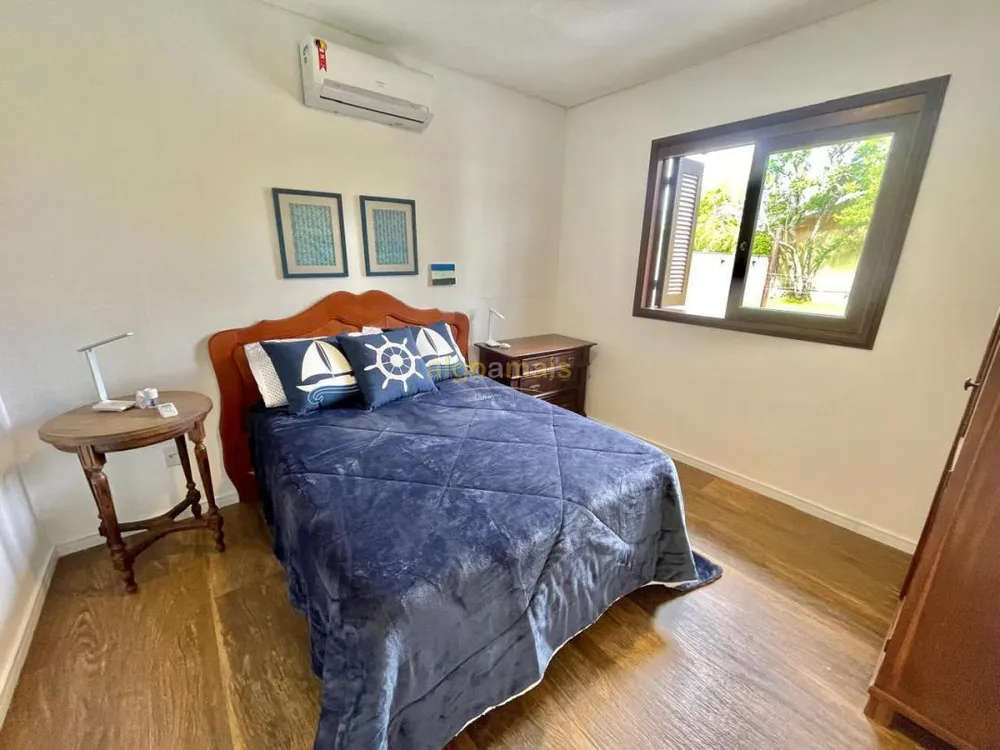 Casa, 4 quartos, 156 m² - Foto 1