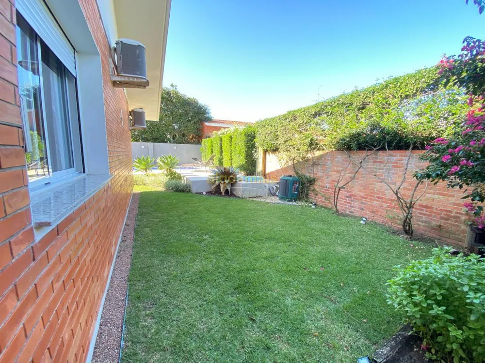 Casa, 3 quartos, 219 m² - Foto 1