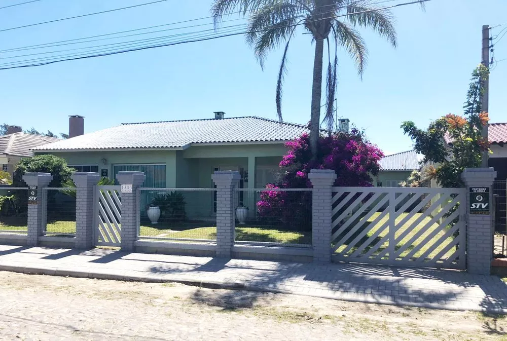 Casa à venda com 4 quartos, 220m² - Foto 2