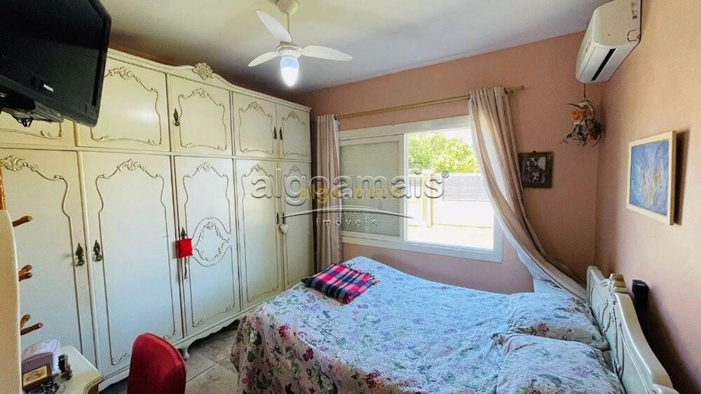 Casa à venda com 5 quartos, 180m² - Foto 6