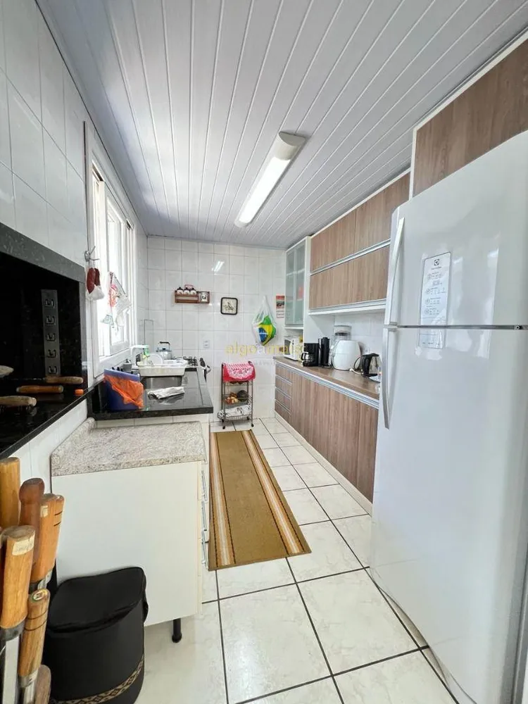 Casa, 3 quartos, 193 m² - Foto 1