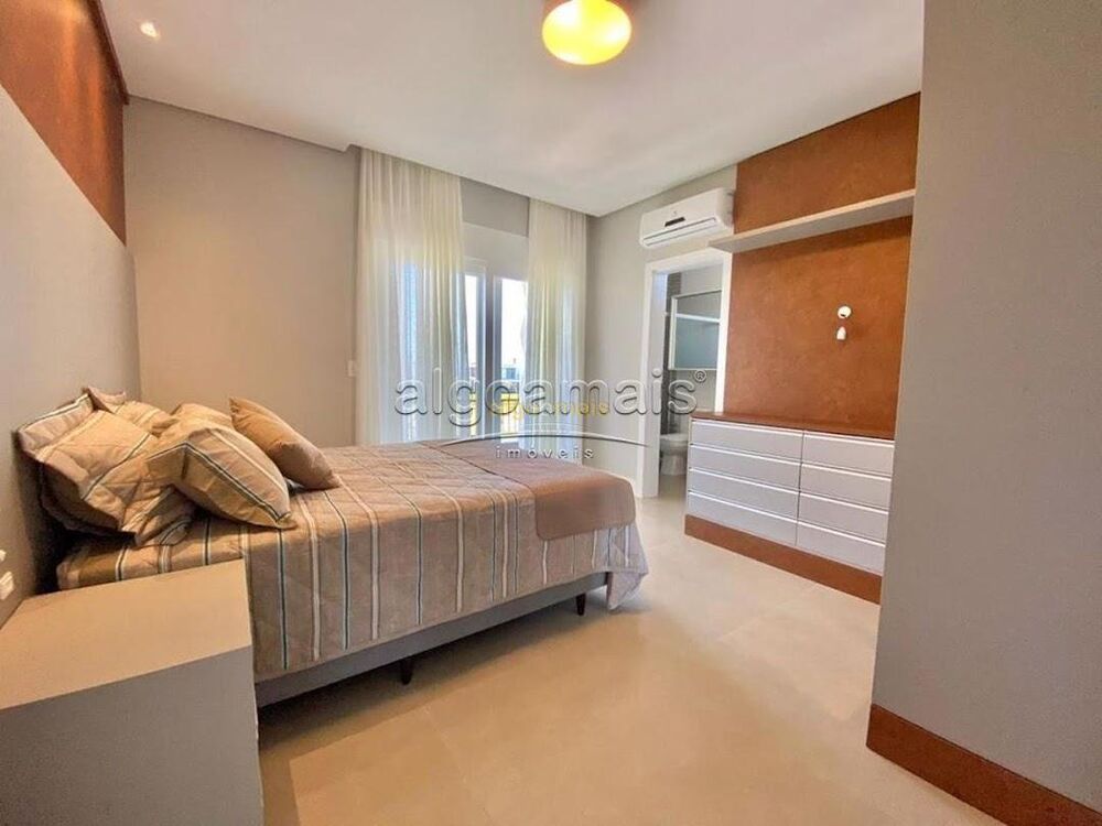 Casa, 4 quartos, 334 m² - Foto 2