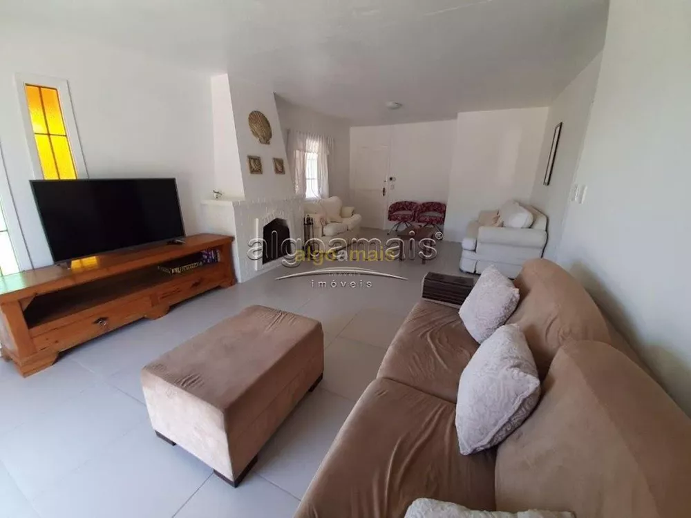 Casa, 5 quartos, 195 m² - Foto 2
