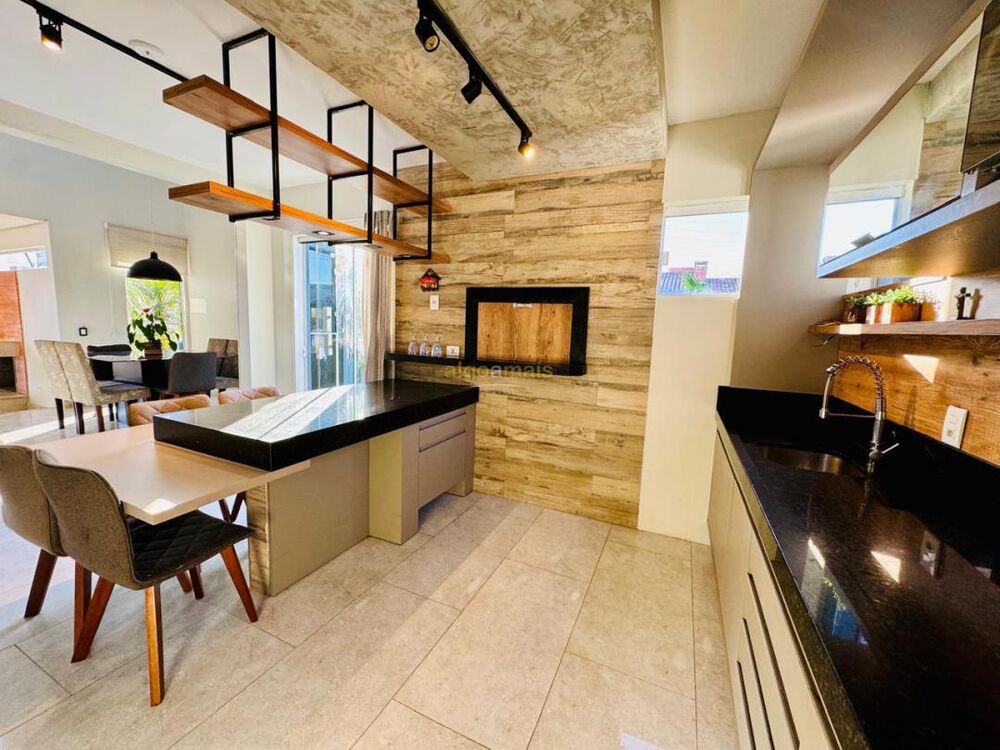 Casa, 3 quartos, 172 m² - Foto 1