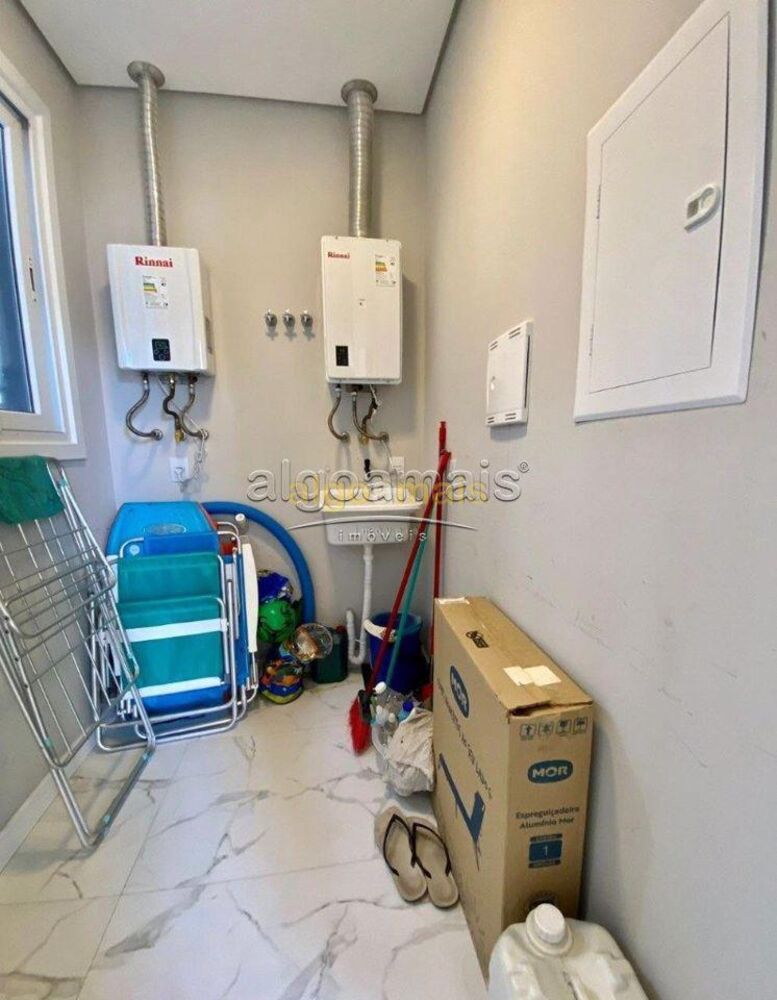 Casa de Condomínio à venda com 4 quartos, 230m² - Foto 2