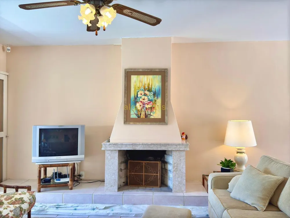 Casa, 3 quartos, 231 m² - Foto 1