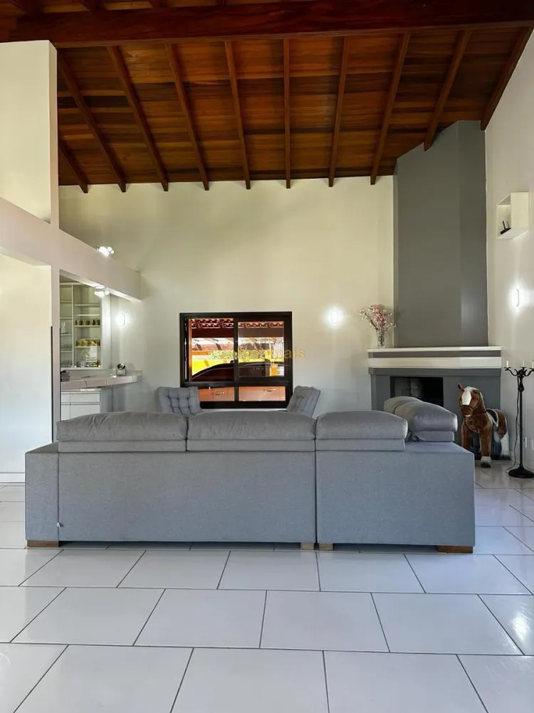 Casa, 3 quartos, 231 m² - Foto 1