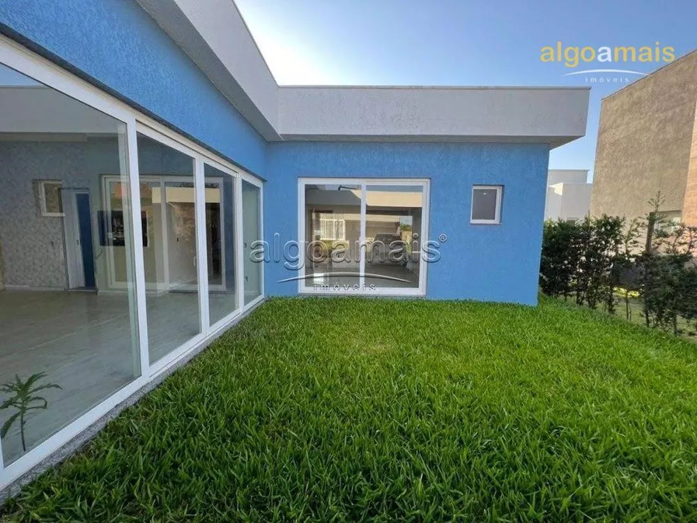 Casa de Condomínio à venda com 4 quartos, 200m² - Foto 1