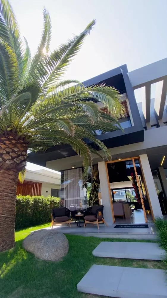 Casa de Condomínio à venda com 3 quartos, 210m² - Foto 2