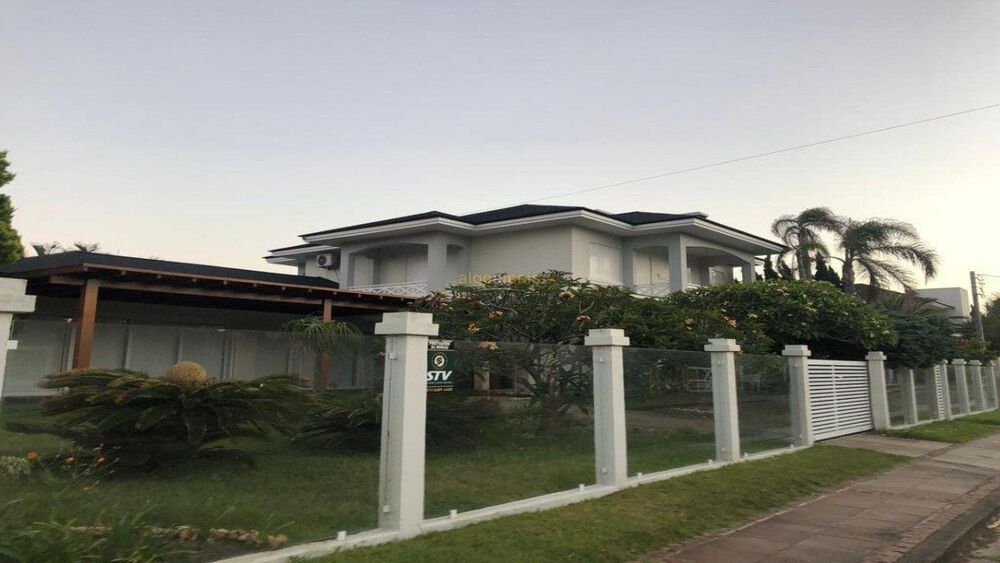 Casa, 4 quartos, 377 m² - Foto 2