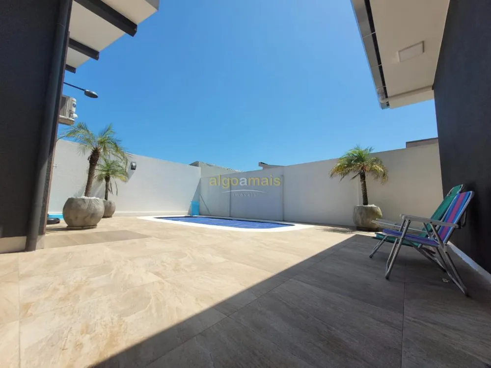 Casa, 5 quartos, 284 m² - Foto 2