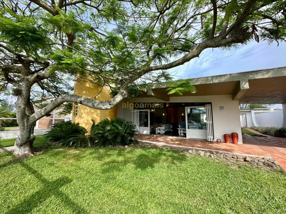 Casa, 4 quartos, 259 m² - Foto 2