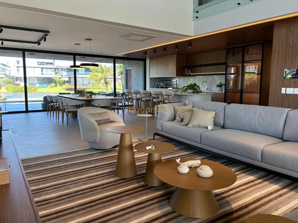 Casa de Condomínio à venda com 6 quartos, 444m² - Foto 3