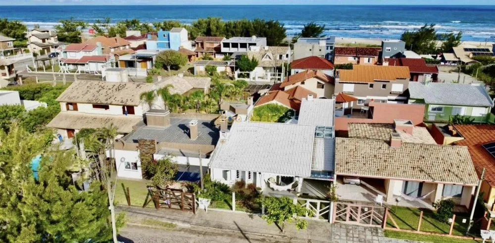 Casa, 4 quartos, 154 m² - Foto 1