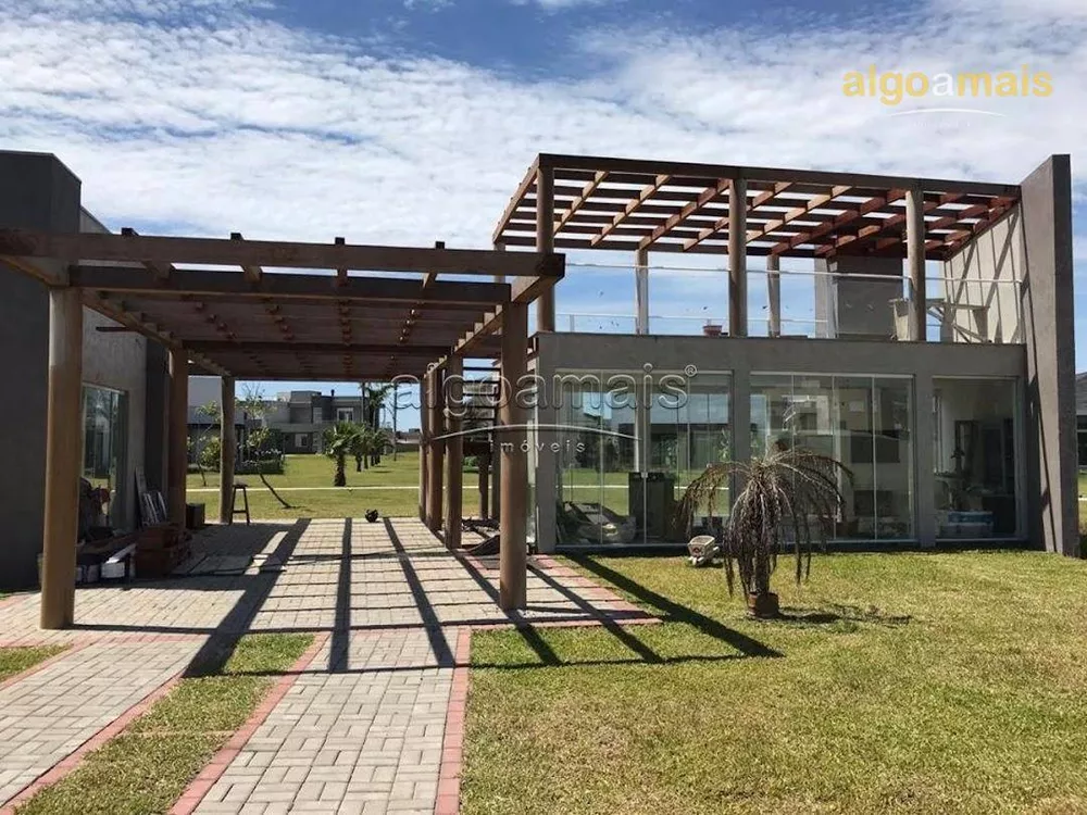 Casa de Condomínio à venda com 1 quarto, 350m² - Foto 1