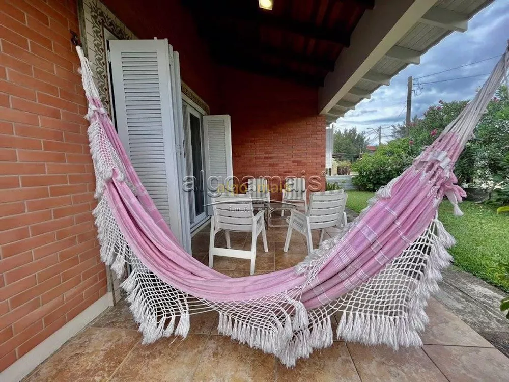 Casa, 5 quartos, 228 m² - Foto 1