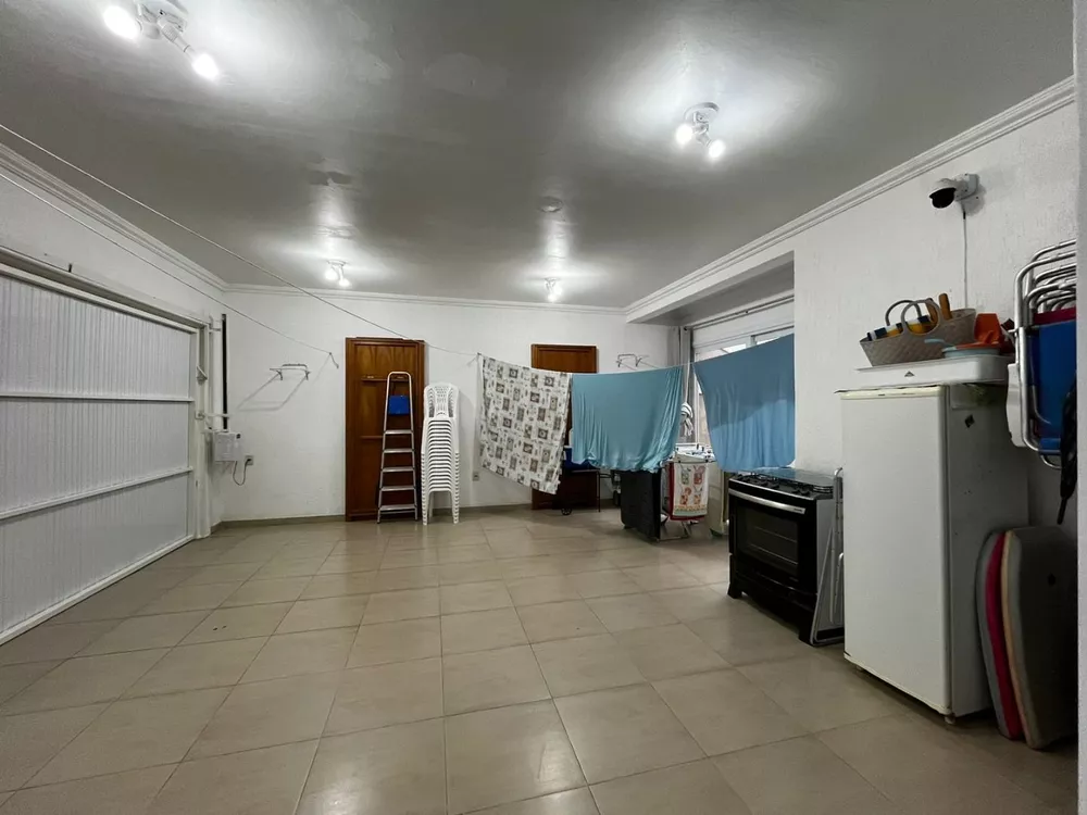 Casa à venda com 3 quartos, 215m² - Foto 18