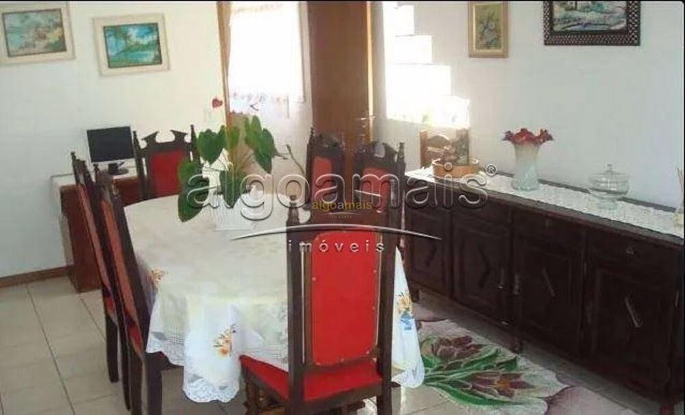 Casa, 3 quartos, 215 m² - Foto 2